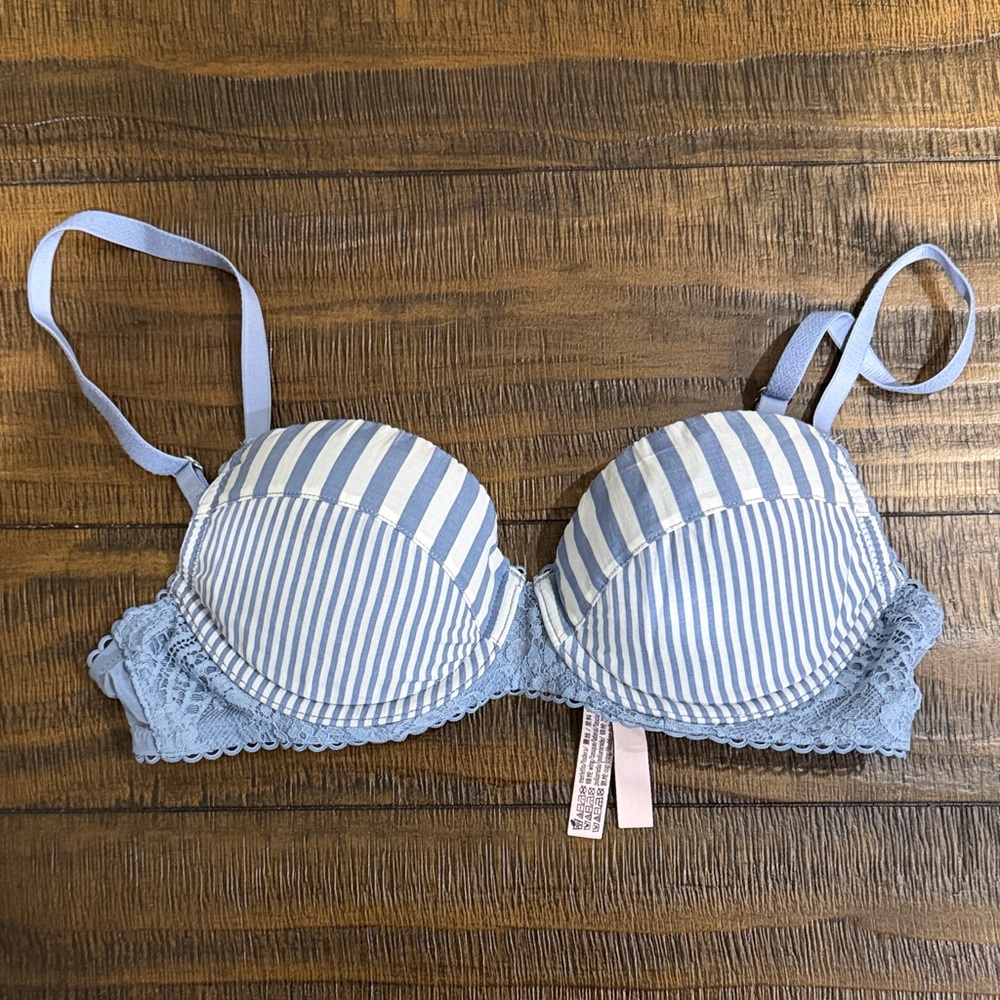 Victoria’s Secret Striped Blue Lace Trim Bra 32B